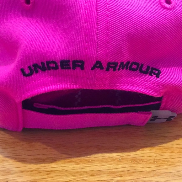 Under Armour summer hat - Picture 2 of 3